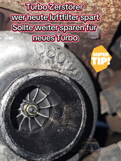 Turbolader, turboschaden ist meistens der luftfilter schuld. Genau so wie bei der Staubsauger oder einatmen. Einmal filter verstopft , Vakuum wird am Turbinenrad versetzt so das dies öl leckt und turbo zerstört sich. #mechanic #motor #tutbo #diesel #auto