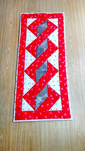 404K views · 5K reactions | Twisted Pole Table Runner #quilting #quiltingforbeginners #quiltingpatterns #quilttutorial | Indah Sewing | Facebook
