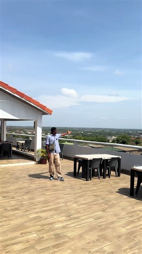 Nous étions à la résidence Comet. L’accueil a été chaleureux. Nous vous invitons à prendre part à leurs soirées du 26 au 27. Informations à la fin de la vidéo.