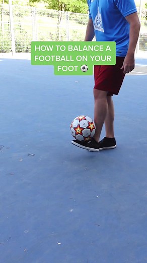 Online coaching link in my bio ⚽️✅ #footballfreestyle #soccerfreestyle #learnfootballtricks #soccertutorial #footballtutorial #freestyleskills