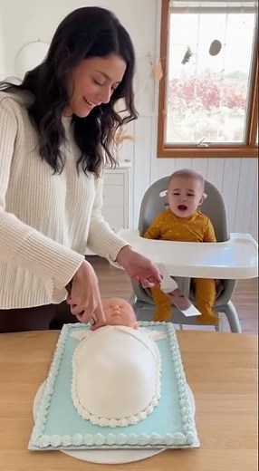 She cut the baby cake and real baby freak out | Trending shorts