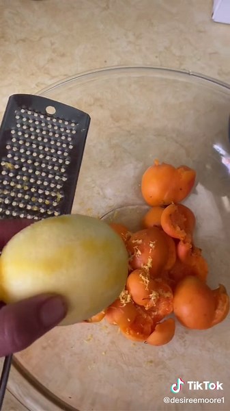 How to Preserve Fresh Apricots at Home