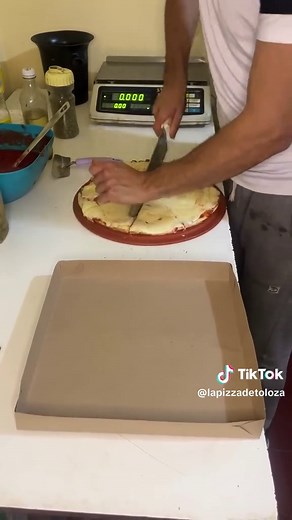 Pizza casera fácil: receta rápida y práctica