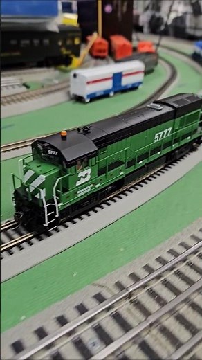 Atlas Ho Scale GE U30B BN Burlington Northern #5777 (Cascade Green, black)