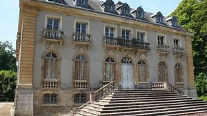 Guided tour of the Airborne D-Day Museum