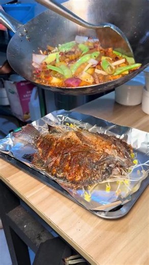 富宁老铁注意！好再来烤鱼放大招， 3 - 6 人夜宵套餐 79.9 元！招牌烤鱼配皮蛋瘦肉粥，可堂食打包，原价 110 ，快冲！ （【退款规则】到店核销：随时可退，过期未核销自动退）#五一必去烧烤店推荐 #堂食 #锡纸烧烤做法 #豆花烤鱼 #本地美食