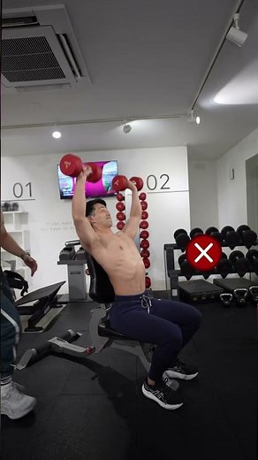 【ダンベルショルダープレス】How to do dumbbell shoulder press（三角筋トレ）