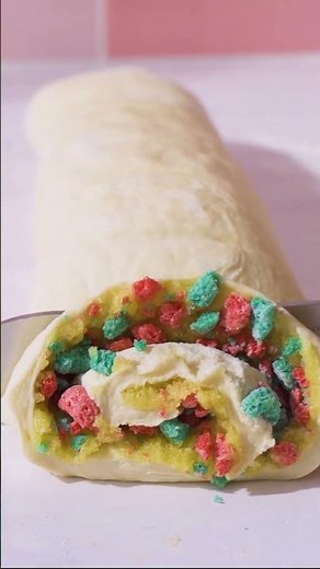 6-Ingredient Froot Loops Bubblegum-Berry Buns