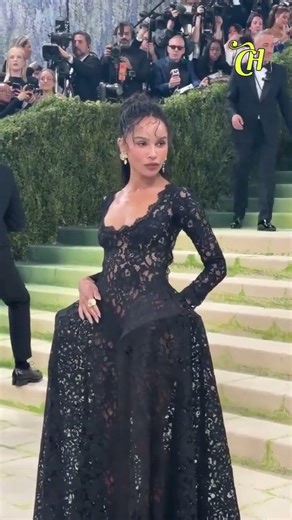 CH DE 👀 MET GALA 2026 | ZOË KRAVITZ DE SAINT LAURENT