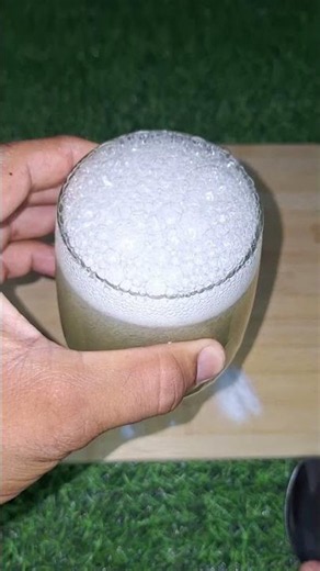 Remoja Tus Manos en Agua Tibia con Sal, Bicarbonato, Limón y Vinagre y Siente el Alivio Natural”