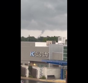 US: Funnel-Shaped Cloud Spotted in Maryland Amid Tornado Watch