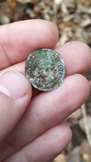 Prospektor | 🪙 Stříbrný jednokrejcar císaře Leopolda I. (1657–1705) patří mezi drobné, ale historicky velmi zajímavé mince raného novověku 👑. Tyto mince... | Instagram