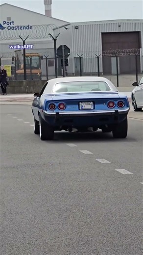 Plymouth Cuda Muscle-Car on the road * Oldtimer #shorts