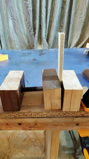 161 reactions · 6 comments | I made this wooden DIY bench vice 朗 Just made this bench vice from scrap and it works perfectly 殺 #diy #woodworking #handmade #tools #craft #fyp #howto #reels | Crafter Bhaiya | Facebook