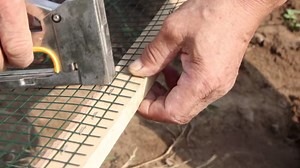 Black Hardware Cloth 1/2in 48inx100ft, Chicken Wire Fencing, PVC Coated Metal Welded Wire Mesh Roll, for Rabbit Snake Groundhog Gopher Netting Cage Vegetable Garden Fence Animal Barrier