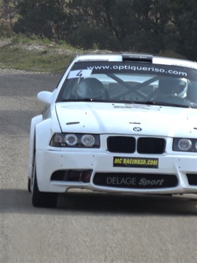 Bmw compact à l'attaque, tu as l'équipage et le Rallye ? #rally #rallye #rallyecar #show #flatout #france #passage #sound #f2000 #compact #bmw