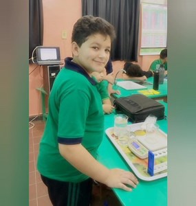 15 reactions | Science Department Prep Stage 1st prep students participate in doing experiments in science lab during science class | Delta International Language Schools | Facebook