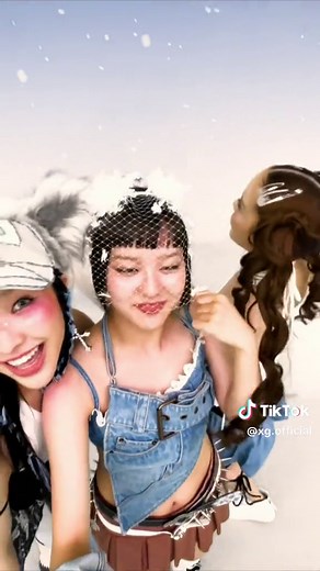 Unique Proposal by JURIA with Puppet Show