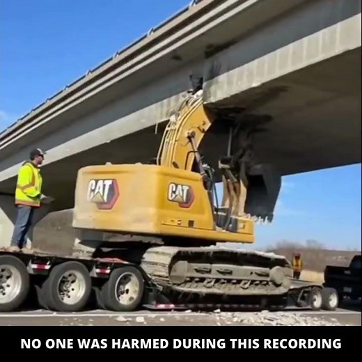 Daily Safety Fails🤯This is WHY Oversize Loads Must Follow Clearance Rules🤯#safetyfails #fails #fail