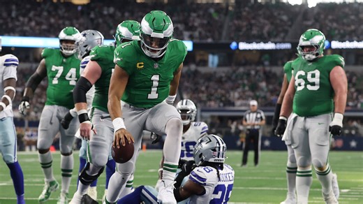 Eagles lead Cowboys 21-7 at halftime