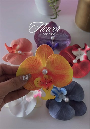 Flower Hair Clip: Perfect for Your Beach Essentials