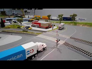 Crossing Gates on HO Scale Kato Track Using Azatrax Grade Crossing Signal Controller