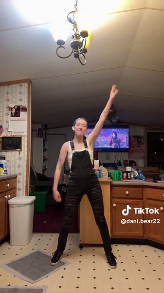 Dani🖤 (@dani.bear22)’s videos with Bass Down Low - DEV