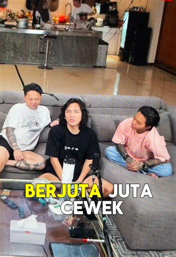 Bot Emojis and Social Media Engagement