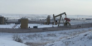 Extreme cold disrupts North Dakota oil and natural gas production
