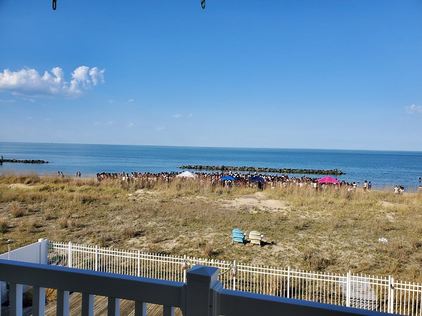 Norfolk prepares for more people on beaches following Virginia Beach curfew