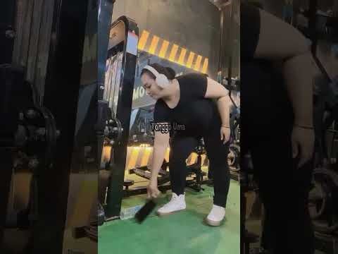 Tante semok nge gym
