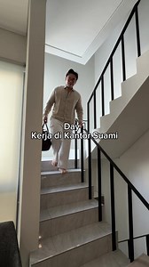 Dialog singkat CEO dan staf: percakapan kerja & undangan Grand Opening