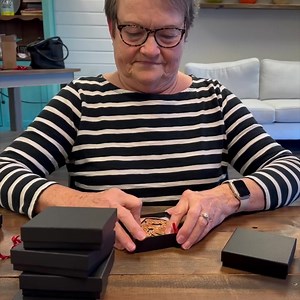 168K views · 2.7K reactions | The girls had me working at the office helping with the ornaments. Thank you to those that have ordered; I think you are going to love them as much as I do! | Mama Sue’s Southern Kitchen | Facebook