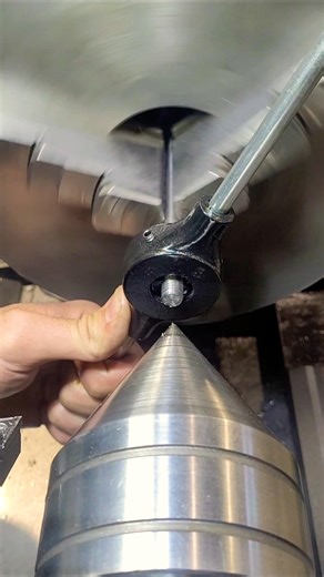 Threading M10 on a Spinning Shaft – Perfect Fit!🔥#turning #threding #m10 #lathe #حدیده #workshop
