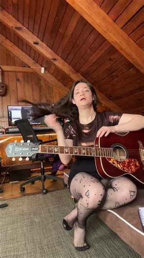 Master the Art of Songwriting: Transform Humming into Hits! #Songwriting #MusicCreation