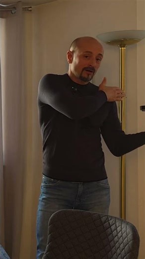 Adjust the Cocktail Tray by finding the center of the mass after serving a heavy item! Waiter Traini