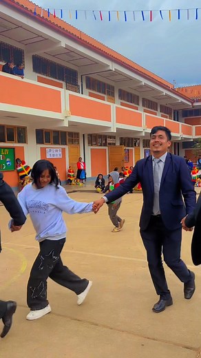 12K views · 119 reactions | Así se despiden los alumnos docentes de la Institución Educativa de TAMBOGÁN #Negritos #Tambogan #despedida | Cli Mateo Maiz | Facebook