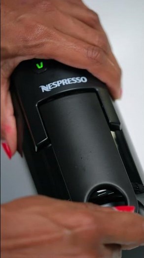 NESPRESSO ESSENZA MINI AEROCCINO3 - Unboxing Video