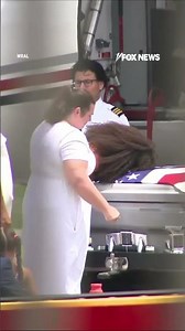 Family mourns fallen soldier after receiving flag-draped casket #shorts #us #news #foxnews