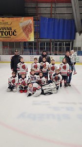 63 reactions · 3 comments | Vánoční turnaj v Děčíně pro ročník 2017 a ml.  Dne 22.12.2025 zavítali děti na turnaj do Děčína 磊Naši vyhráli všechna utkání a končí na 1.místě磊 Gratulujeme ❤懶 #hcceskalipa #spolujsmesilni #jedentym #jednomesto #spolecnesrdce #turnaj #hokej #vanoce #prvnimisto | HC ČESKÁ LÍPA | Facebook