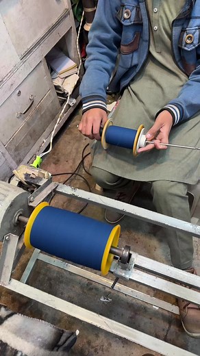 Mastering Thread Spinning Techniques in a Workshop