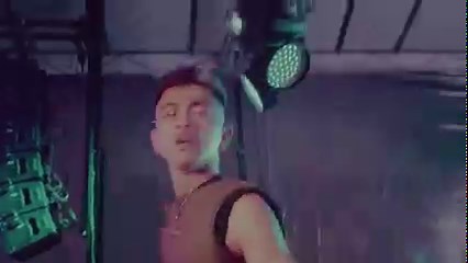 J O performed by VANNDA at AMS 2022 អរគុណទៅកាន់អ្នកគាំទ្រទាំងអស់គ្នានៅប្រទេសសិង្ហបុរី សង្ឈឹមថាពួកយើងនឹងបានជួបអ្នកទាំងអស់គ្នាទៀតនាពេលឆាប់ៗនេះ Thank you to my fans at Singapore, you guys showed me a lot of love. Hope to see y'all again very soon! And once again, I'd like to thank Cellcard for funding my trip to Singapore so that I can represent Cambodia on the international stage. Shot: Youngz & Juvie Lin Edited by: Aiden Nguon 16mm footages: Jeremiah #VANNDA #JO #AMS22 #Baramey #Cellcard #Proudly