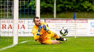 „Total ungewohnte“ Erlbacher erwischen rabenschwarzen Abend in der Bayernliga