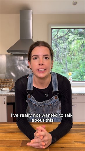 Alice Taylor on Instagram: "Something I needed to address ❤️ If you want recipes that are cheap, fast, and free from diet culture then follow me! Chocolate self saucing pudding recipe 🍫 Total cost: $3 approx!! Ingredients: 1/3 cup brown sugar (you can use white sugar) 1 cup flour (you can use gf flour) 1 tsp baking powder 1/3 cup cocoa Pinch of salt 1 egg (or 1 flax egg/ grated apple) 1/2 cup milk (use any milk you like) 3 tbsp oil or melted butter For the sauce: 1/4 cup cocoa powder 3/4 cup br