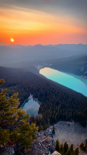 1.4M views · 60K reactions | I found this nice spot to watch the sunrise   Beehive Lookout Lake Louise is one of the most beautiful places in the entire world. It was so good coming back here. We arrived at this view just in time for sunrise and were not disappointed with the crispy reflections It was well worth the 2am wake up! #canada #canadianrockies #summer #hiking #cinematic #banff | Ryan Resatka | Facebook