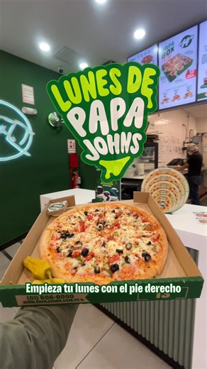 ¡Arranca la semana con pizza!🍕😎 Pide tu pizza clásica grande desde S/12.90 o 2 pizzas grandes por S/29.90 con delivery gratis solo en la web.💚 Sujeto a términos y condiciones: Promoción válida todos los lunes a nivel nacional. Precio desde S/12.90 en salón y llevar, y desde S/29.90 o S/49.90 en delivery según combo elegido (incluye delivery gratis solo en la web). Stock ilimitado. El precio puede variar según la tienda o canal de venta. No incluye garlic ni pepperoncini. Máximo 2 promos por p