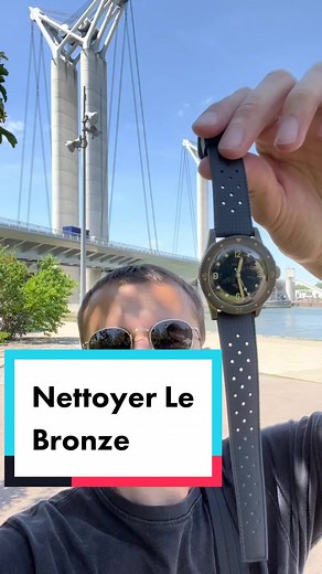 Nettoyer le Bronze d'une Montre: Conseils et Astuces