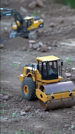 RC Roller at Work: Daily Compaction at the Miniature Site! 🚧 (Miniature Heavy Equipment)