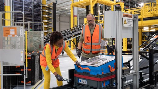 Amazon to hire more than 5,000 employees in MA for the holiday season