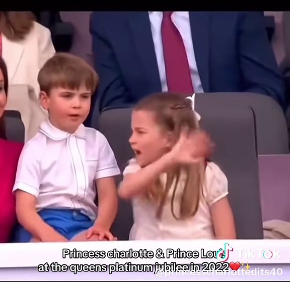 I love there bond❤️#princesscharlotteofwales #princelouisofwales #royalfamily #xybca #fyppppppppppppppppppppppp